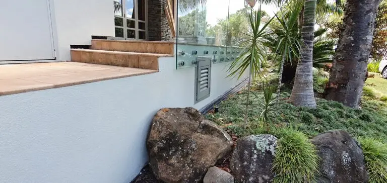 The result of the balustrade removal and painting of the back balcony bringing it a clean look and increasing the value of the property.